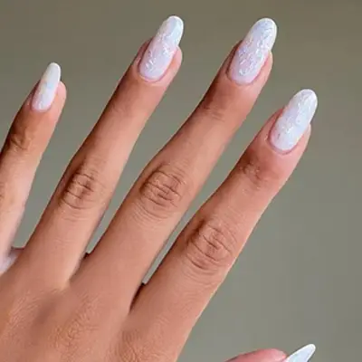 round NAILS