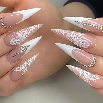 stiletto NAILS